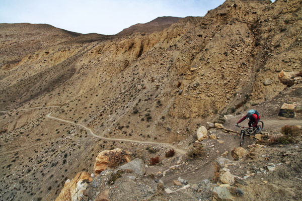 Trail through Lupra Pass, Mustang region of Nepal